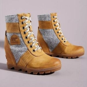 Sorel Women's Joan Of Arctic Wedge III Lexie Bootie In Taffy Gum
